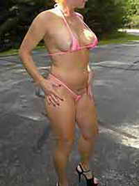 a single female in Davie, Florida